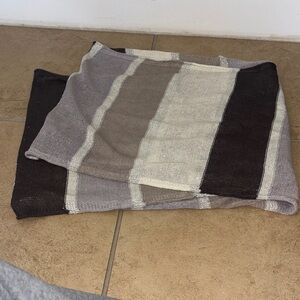 Stripped  infinity scarf.